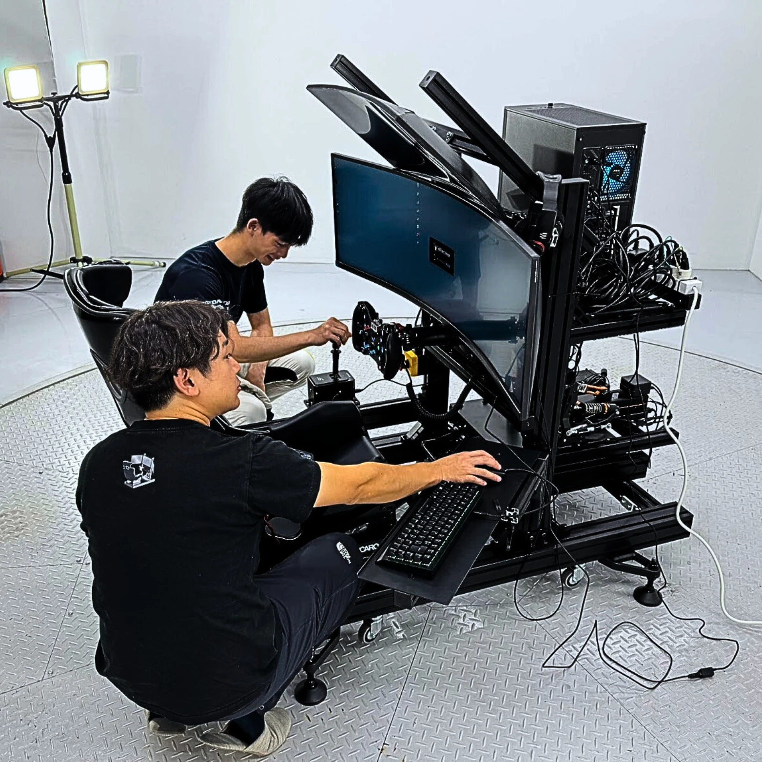 KMRスタッフによる筐体組み立て